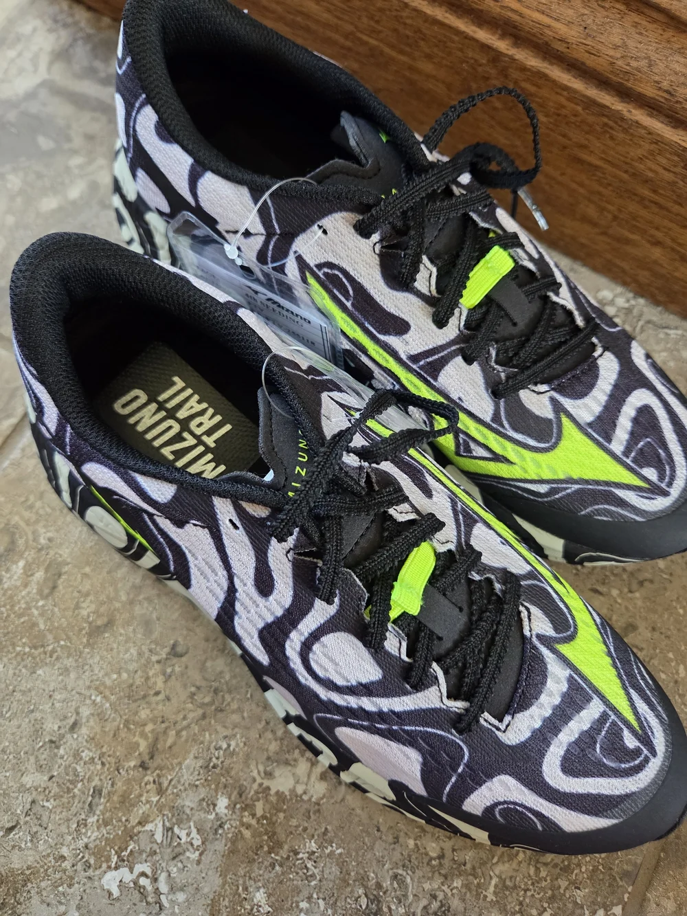 Mizuno Men's Black and Neon Green Trail Running Shoes